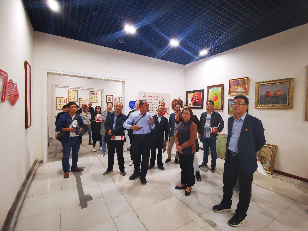 说明: E:\April\英国beat365官方网站\2019新闻稿\甘富苹果博物馆\4e4aaca6fbd01398a0572662496b736.jpg